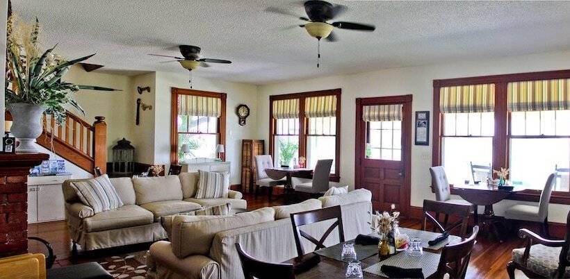 فندق Night Swan Intracoastal B&b