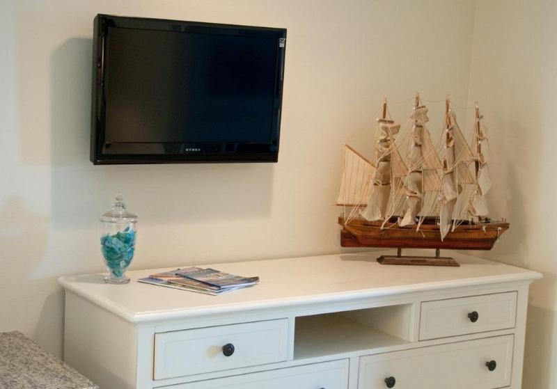 هتل Ocean Club On Smuggler's Beach