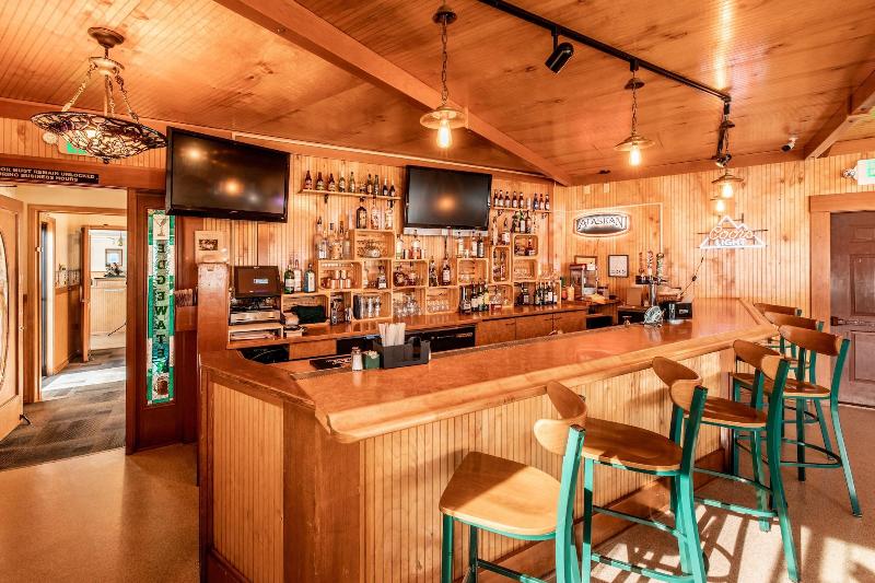 בית מלון כפרי The Ketch Inn