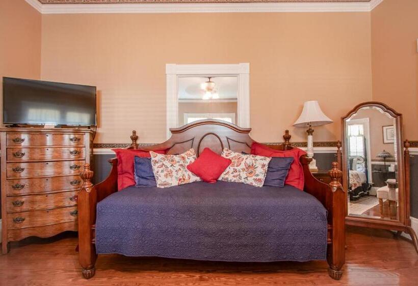 酒店 The Oaks Victorian Inn