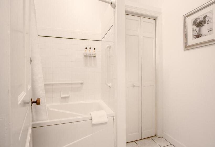 酒店 The Oaks Victorian Inn