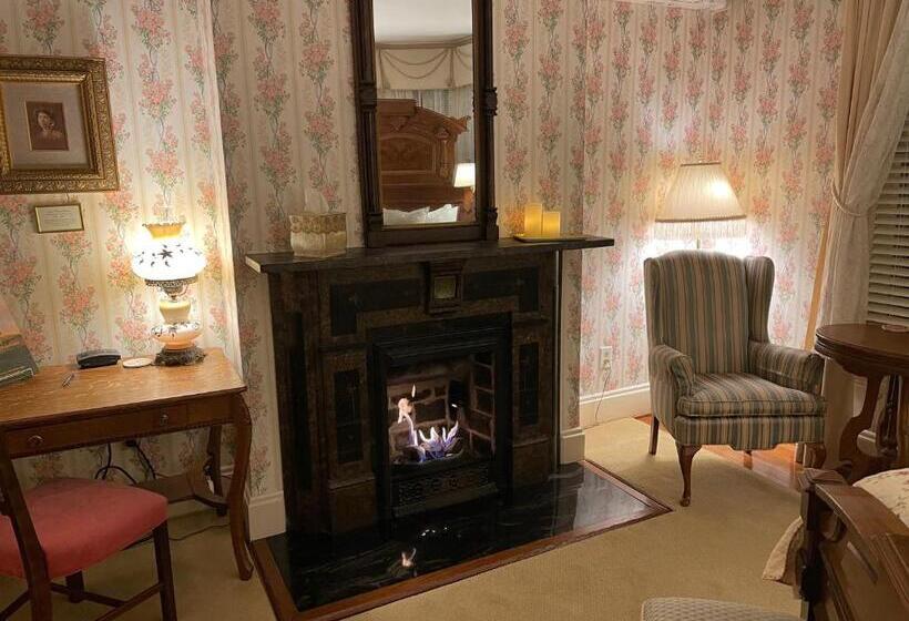 酒店 The Oaks Victorian Inn