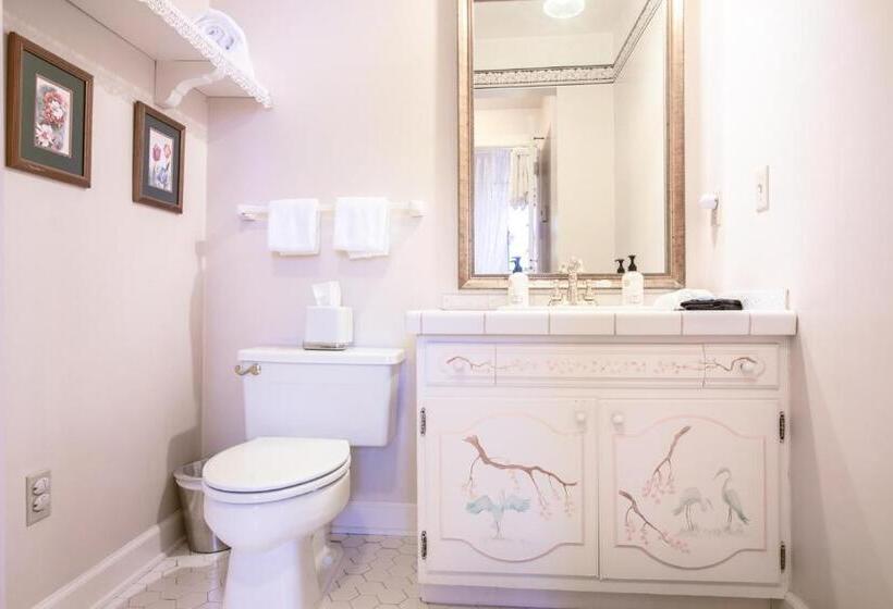 酒店 The Oaks Victorian Inn