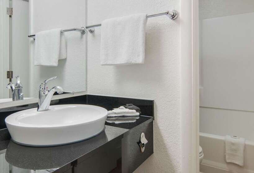 Motel 6addison, Tx  Dallas