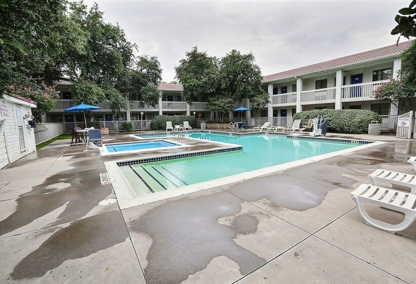 Motel 6addison, Tx  Dallas