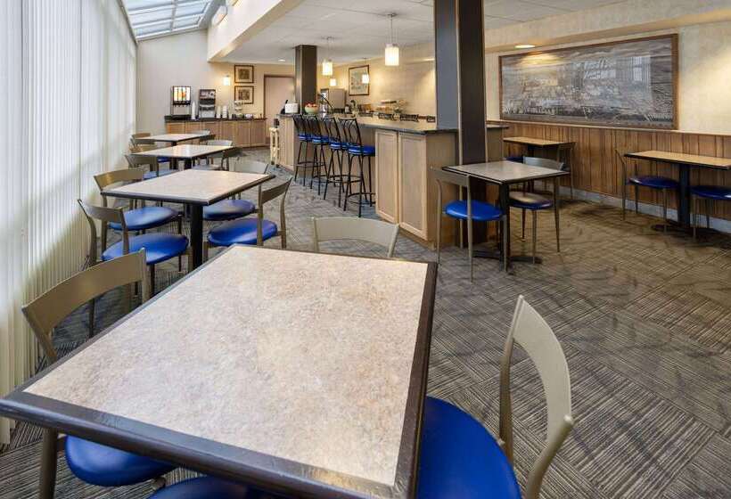 مُتل Days Inn By Wyndham Penn State