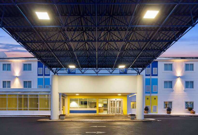 مُتل Days Inn By Wyndham Penn State