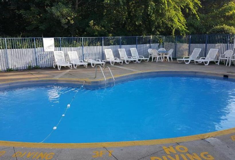 Мотель Mentor Home Inn And Suites