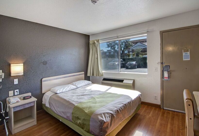 モーテル Studio 6 Grand Prairie, Tx