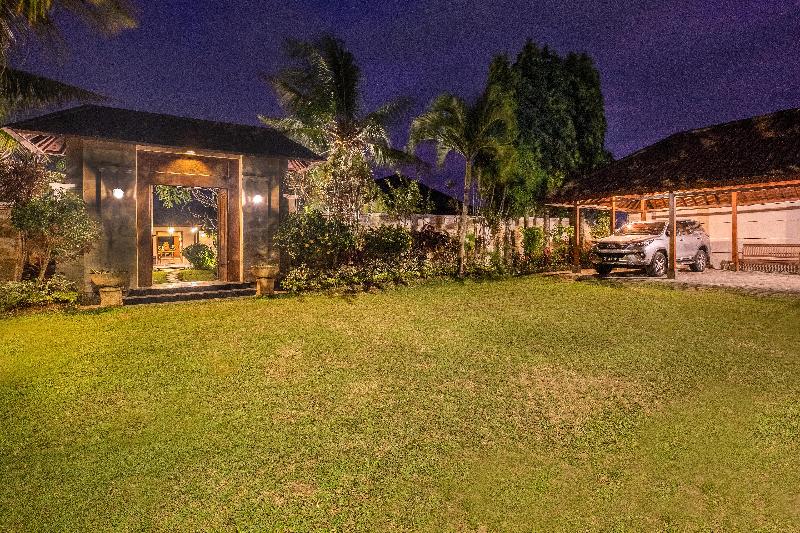 Kutus Kutus Ketewel Villa