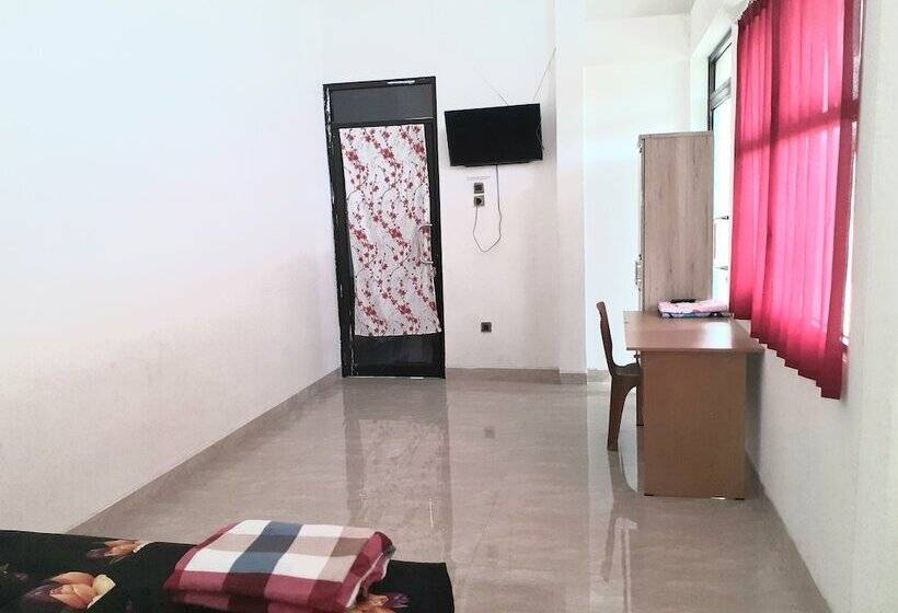 پانسیون Almira Homestay