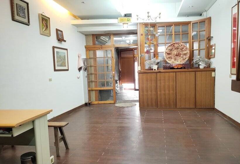 پانسیون Base Area