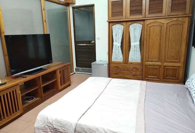 پانسیون Base Area