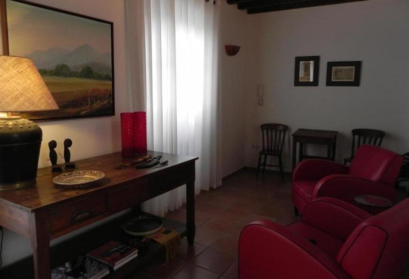 פנסיון Casa La Loba