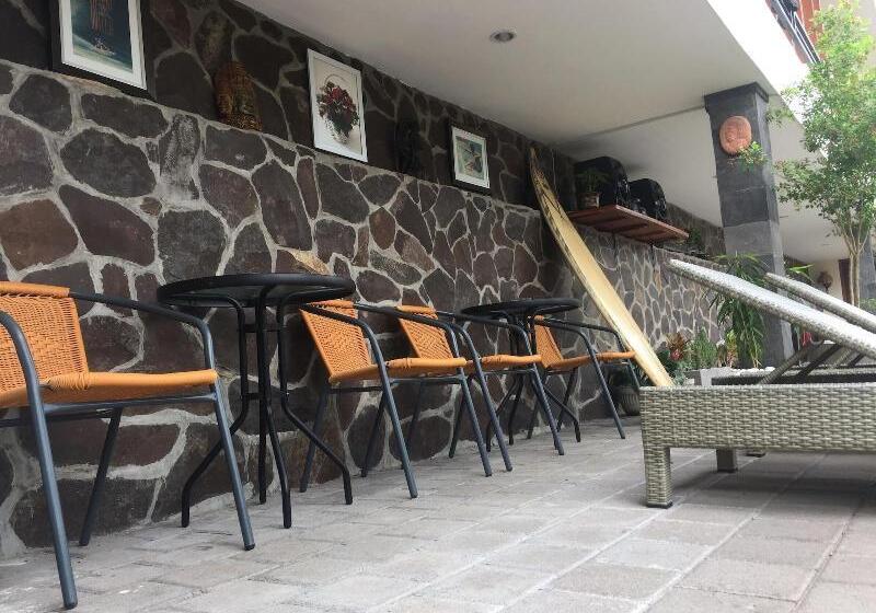 پانسیون Derose Guest House