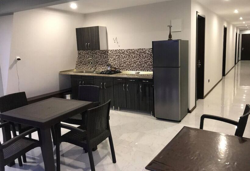 پانسیون Topical House