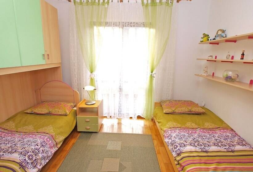 Apartment 946