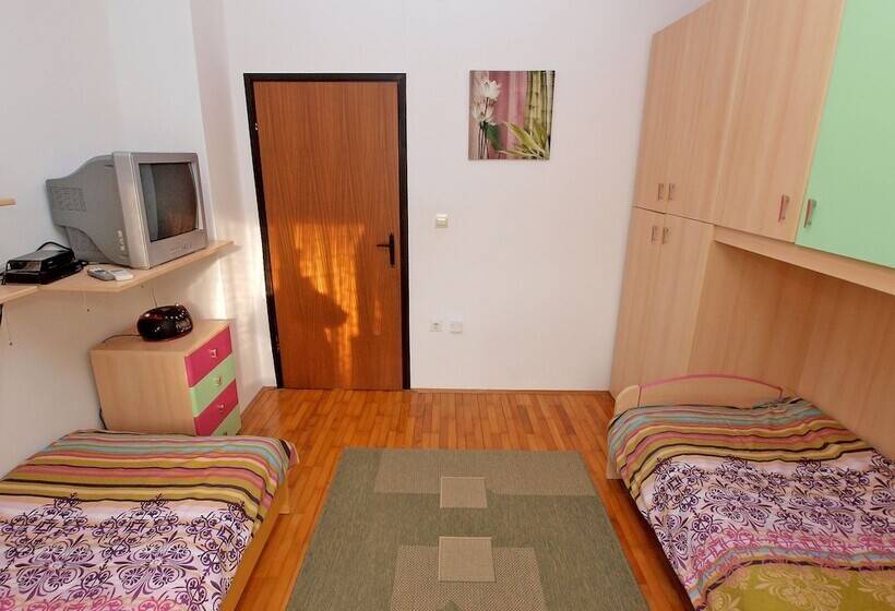Apartment 946