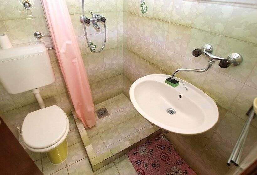 Apartment 950
