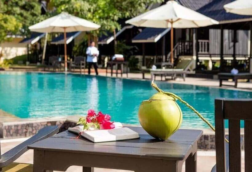هتل Sansan Resort