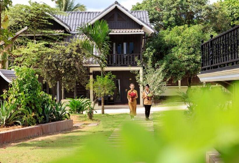 هتل Sansan Resort