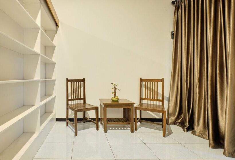 هتل Oyo 2519 Mayang Garini