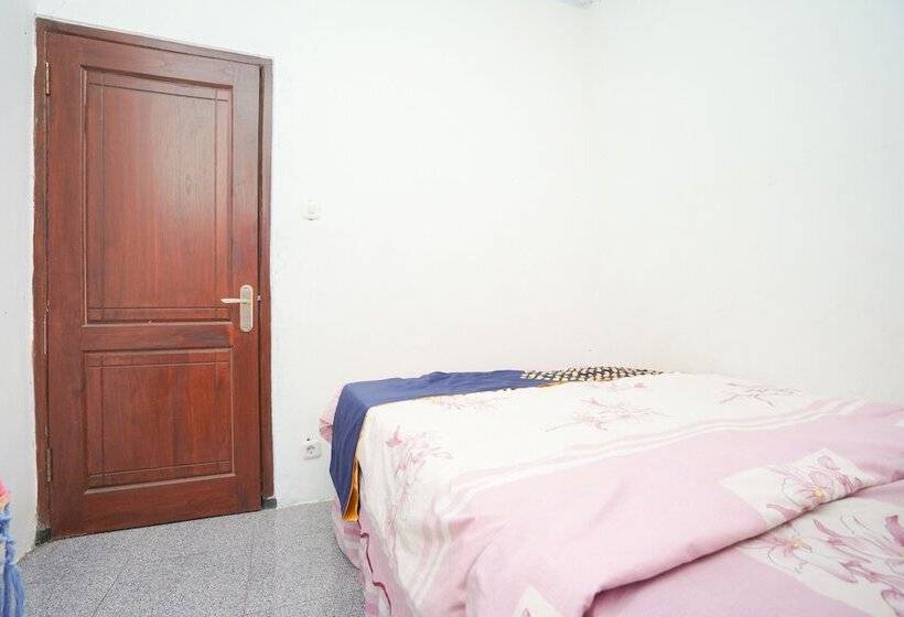 בית מלון כפרי Spot On 2327 Dome