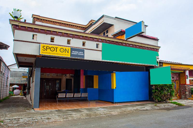هتل Spot On 2473 Buana Jaya Guest House