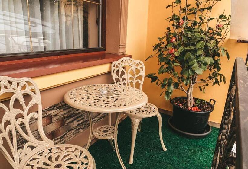 Forsage Hostel