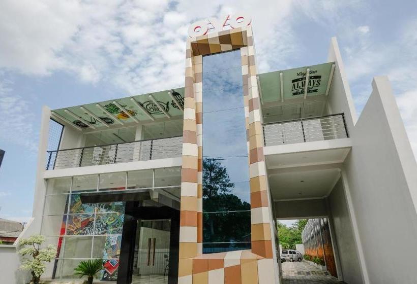 בית מלון כפרי Oyo 2140 Hs Residence