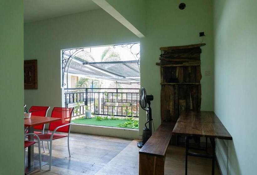 פנסיון Reddoorz Near Alun Alun Madiun