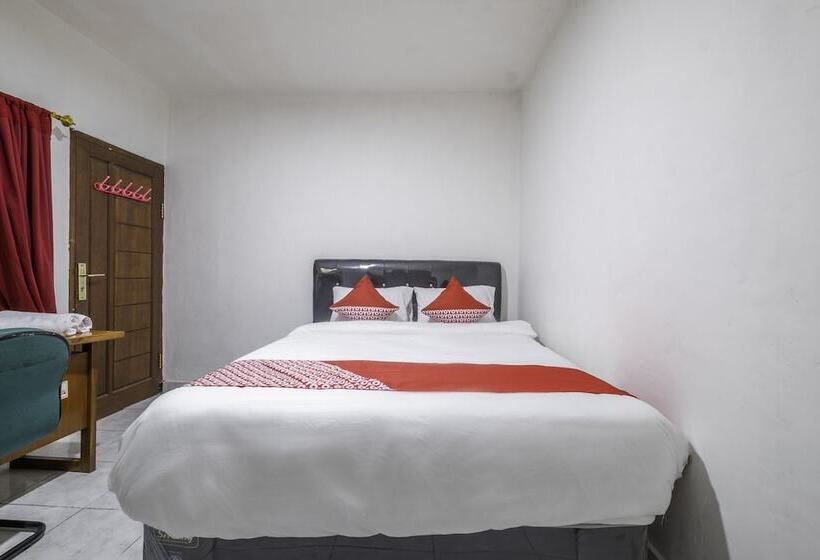 هتل Oyo 2391 Baladewa Residence Syariah