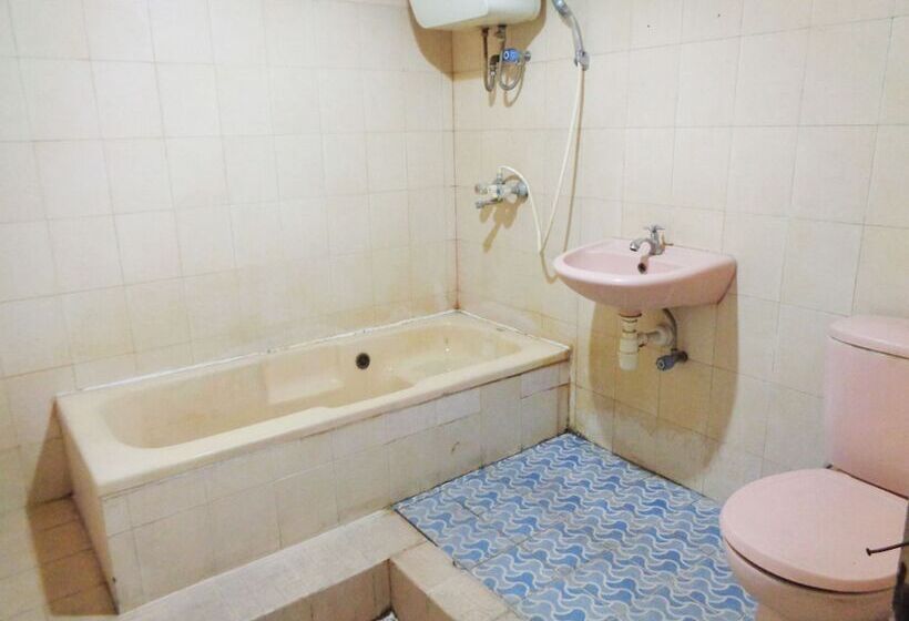 هتل Oyo 2217 Galaxy