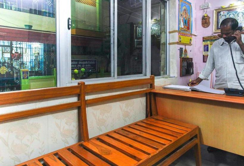 בית מלון כפרי Spot On 65418 Kcr Garden