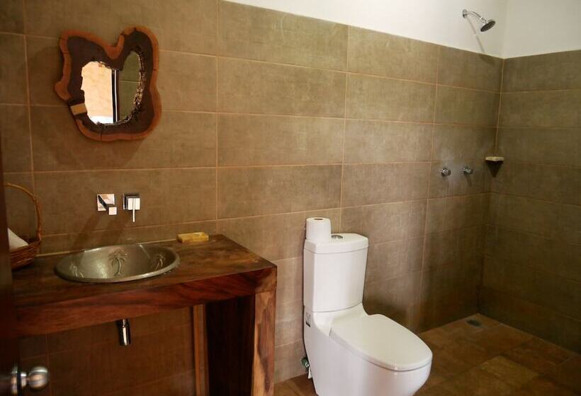 Madre Tierra Hotel & Coworking & Hostal