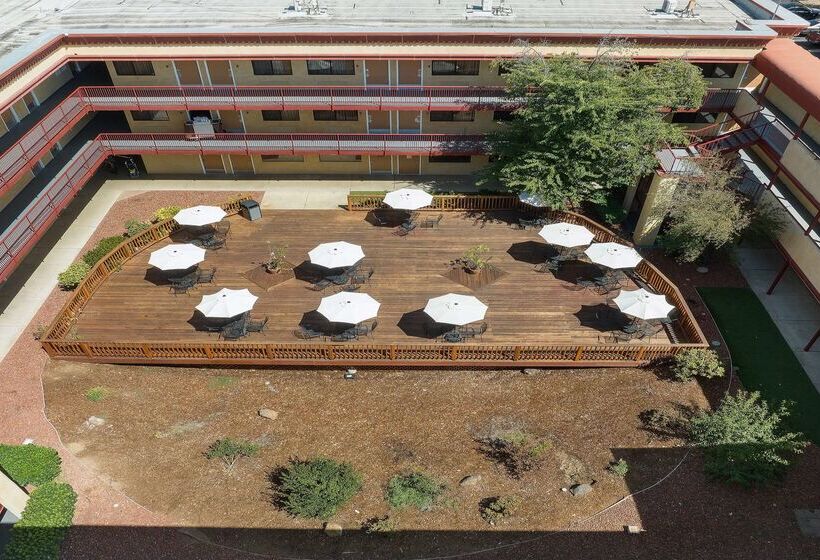 Best Western Plus Orchid Hotel & Suites