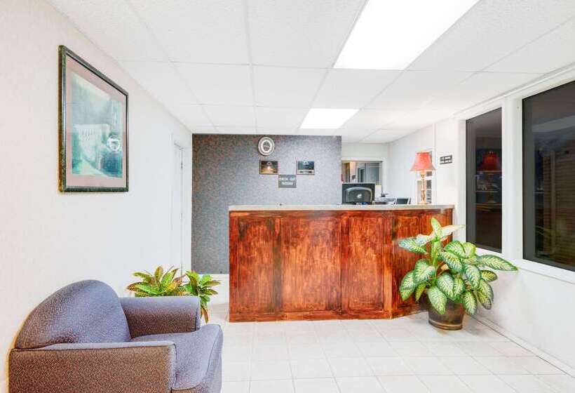 酒店 Days Inn By Wyndham Monett