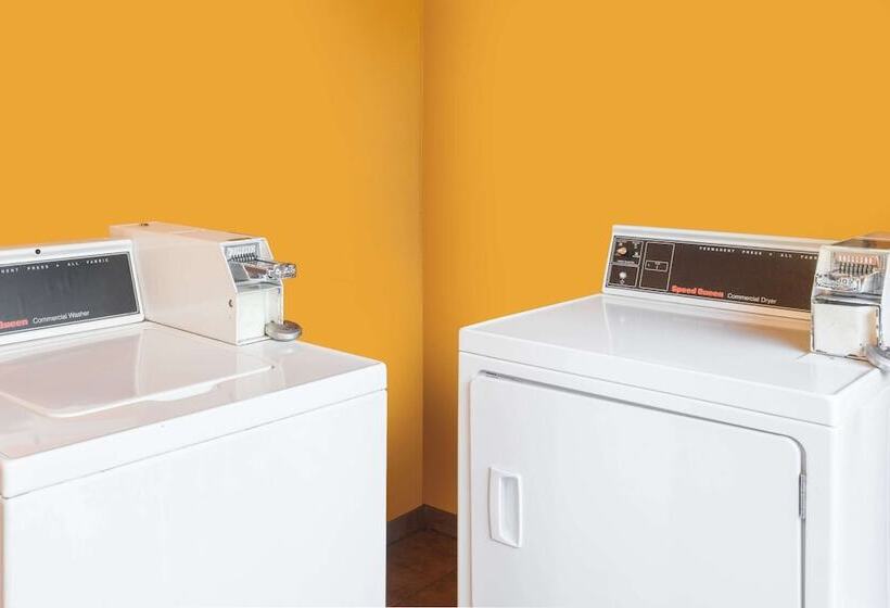 בית מלון כפרי Days Inn By Wyndham San Diegoeast/el Cajon