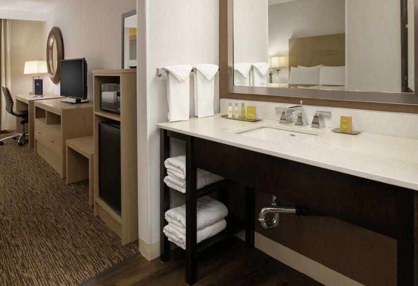 فندق Doubletree By Hilton Portland Tigard