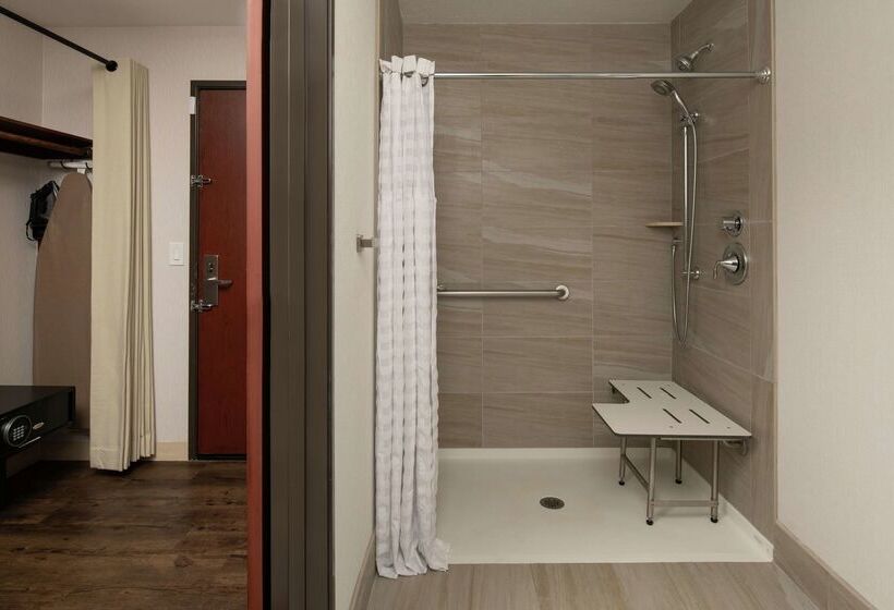 فندق Doubletree By Hilton Portland Tigard