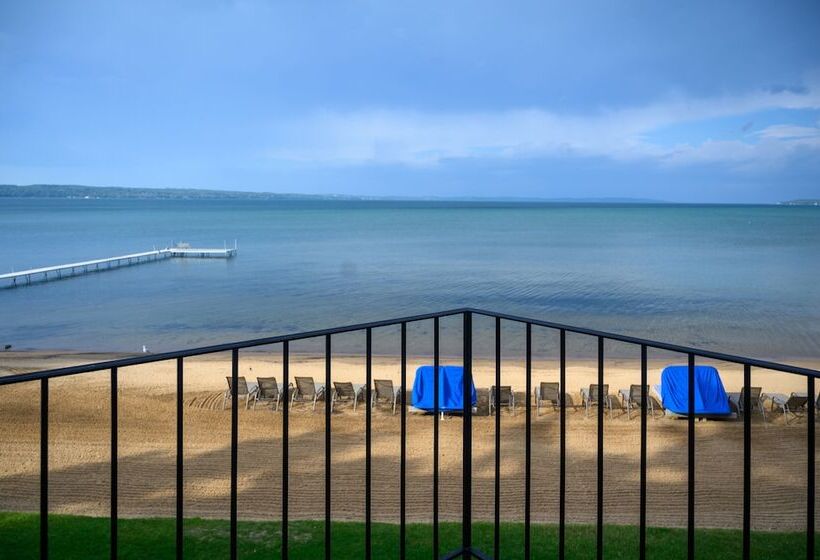 هتل Pointes North Beachfront Resort