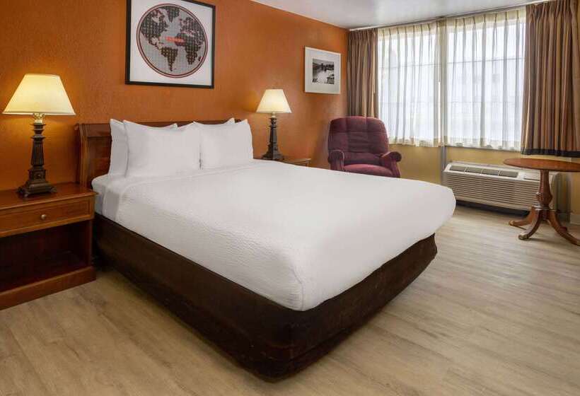 فندق Ramada By Wyndham Rome / Verona