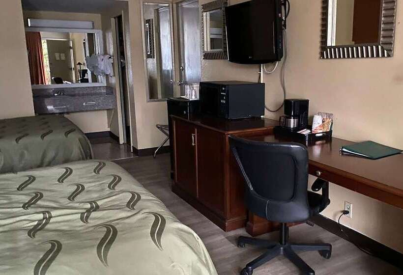 فندق Ramada By Wyndham Rome / Verona