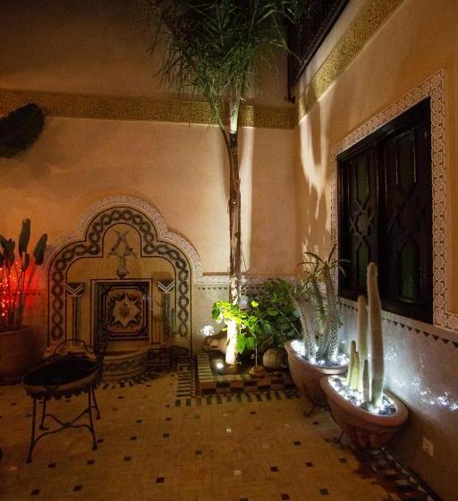 تختخواب و صبحانه Riad Makene Mouchkill