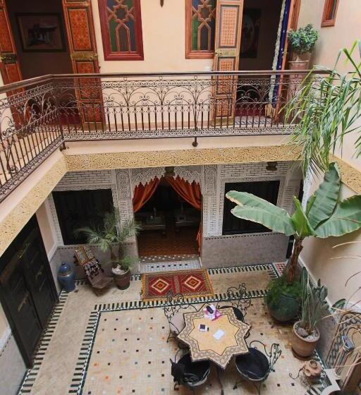 تختخواب و صبحانه Riad Makene Mouchkill