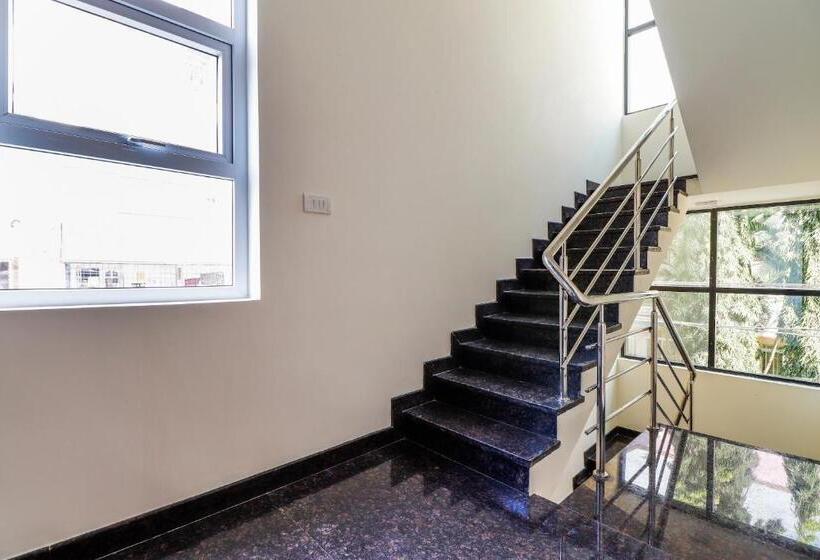 فندق Capital O Sln Residency