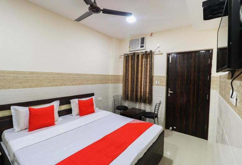 فندق Oyo 49095 K Fort