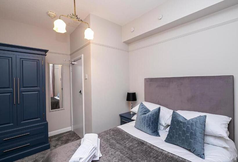 Pages Hotel And Guesthouse