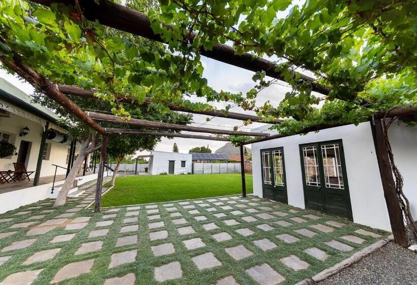 פנסיון Victorian Square Guesthouse