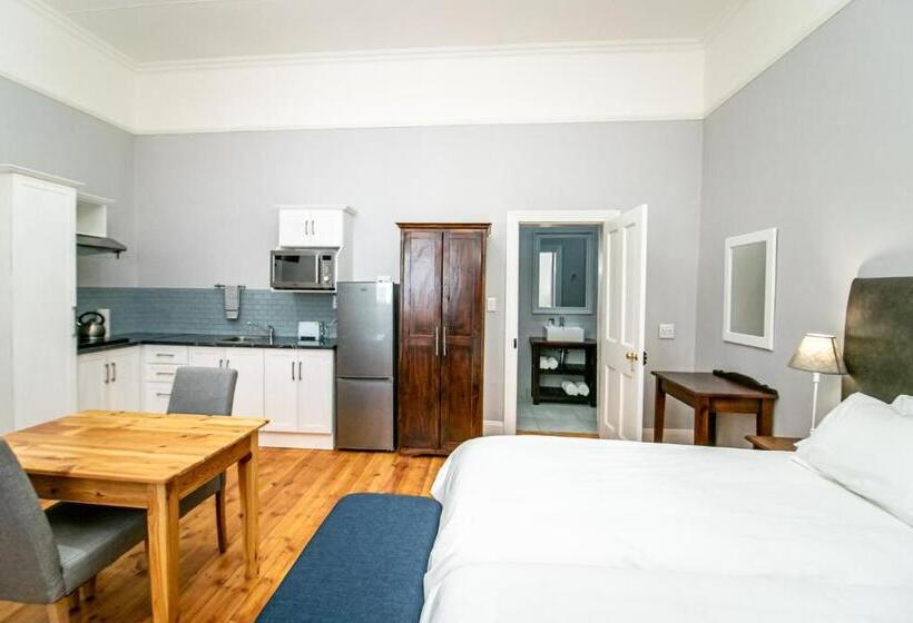 פנסיון Victorian Square Guesthouse